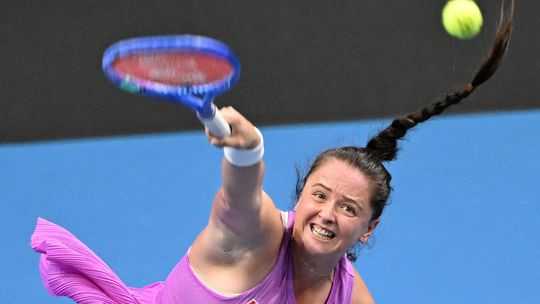 Debakel Hrunčákovej. Slovenské tenistky začali boj o účasť v Pohári Billie-Jean Kingovej prehrou