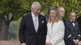 Kráľ Karol III. a Giorgia Meloni v Ríme.