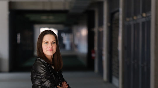 Herečka Judit Pecháček navštívila redakciu Pravdy.