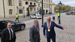 Primator Kosic Jaroslav Polacek vita pred radnicou premiera Roberta Fica