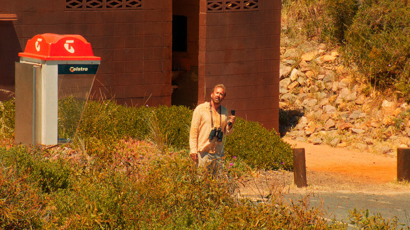 Nicolas Cage vo filme Surfer