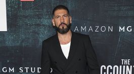 Herec Jon Bernthal na premiére filmu Účtovník 2. 