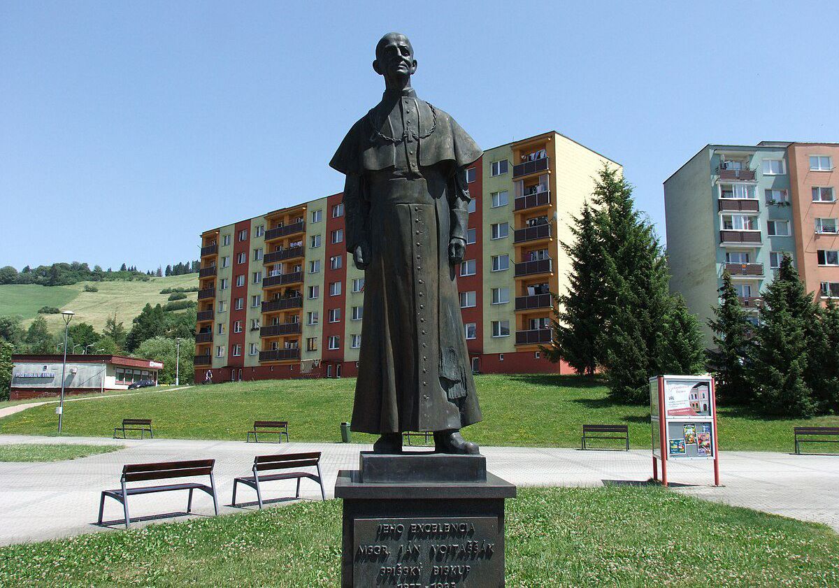 Socha biskupa, Ján Vojtaššák, Brezovec,  Dolný...