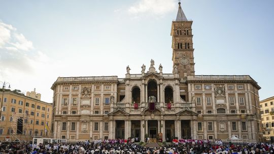 Gazda: Pápeži sa musia vyjadrovať k politike, nesmú ju však robiť