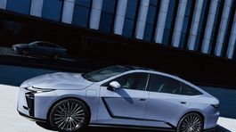 Lexus ES - 2025