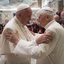 pápež František, Benedikt XVI., pápež