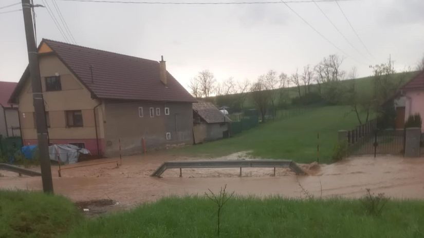Zaplavený dom vo Zvolenskej Slatine.