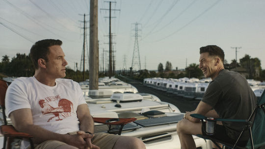 Christian Wolff (Ben Affleck) a Brax (Jon...