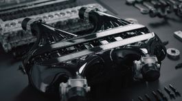 Bugatti Tourbillon - motor V16