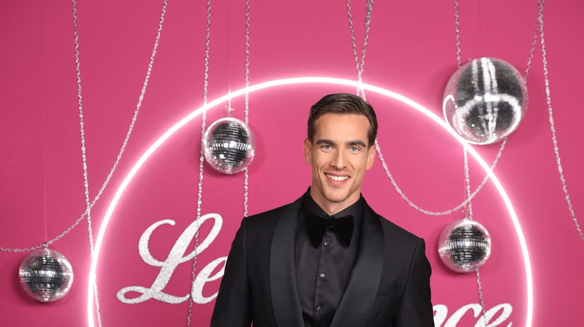 Herec a člen poroty Adam Bardy. 