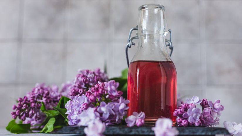 Orgovánový sirup: dva hrnčeky kvetov zalejte...
