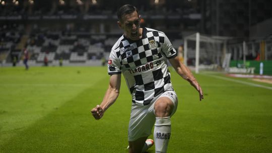 Ako funguje klub, ktorý sa Boženík snaží opustiť už mesiace. Je to extrém, toto už asi nikdy nezažijem, tvrdí český spoluhráč Vaclík