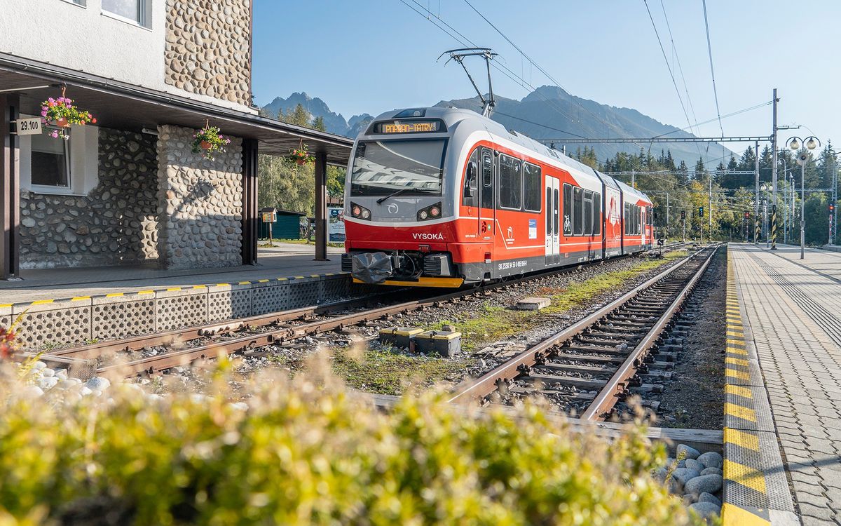 Elektrickozubacka STADLER Zeleznicnej...