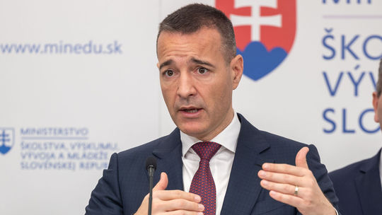 Experimenty s deťmi? Drucker chce povinnú škôlku od troch rokov. Rodičia sa obávajú, nový model kritizujú aj strany
