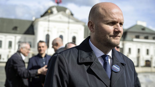 Jaroslav Naď pôjde vypovedať, na výsluch sa teší. Tvrdí, že zásah neprišiel z Bruselu