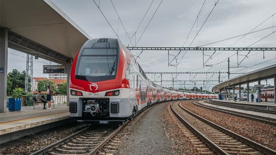 Na Orave je prerušená železničná doprava, hrozí zosuv pôdy 