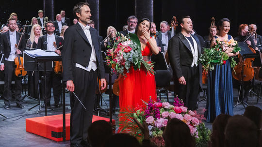 Elegantná Anna Netrebko na koncerte v SND očarila aj Petra Dvorského