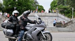 noční vlci, slavín