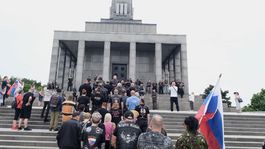 noční vlci, slavín