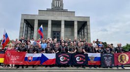 Noční vlci, slavín