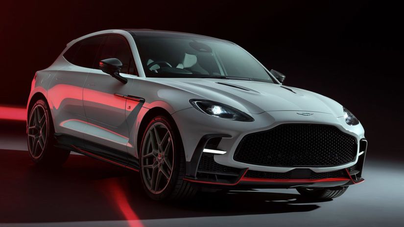 Aston Martin DBX S: Vrcholná verzia dostala viac ‘koní’ a karbónu - Novinky - Auto - Pravda