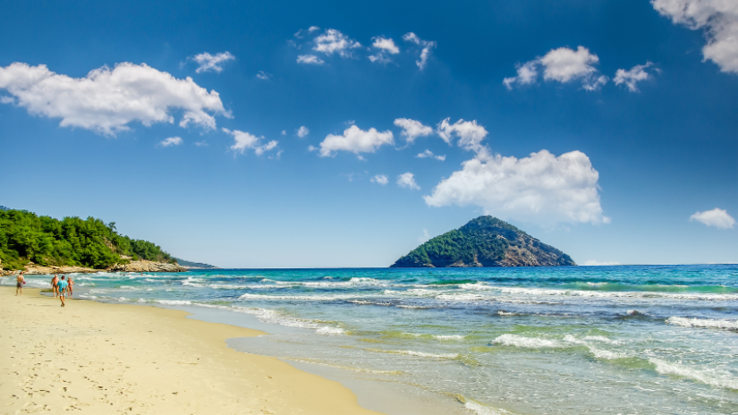 Pláž Paradise Beach vyniká čistou vodou a...