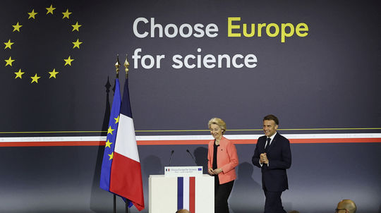 Macron, Leyenová