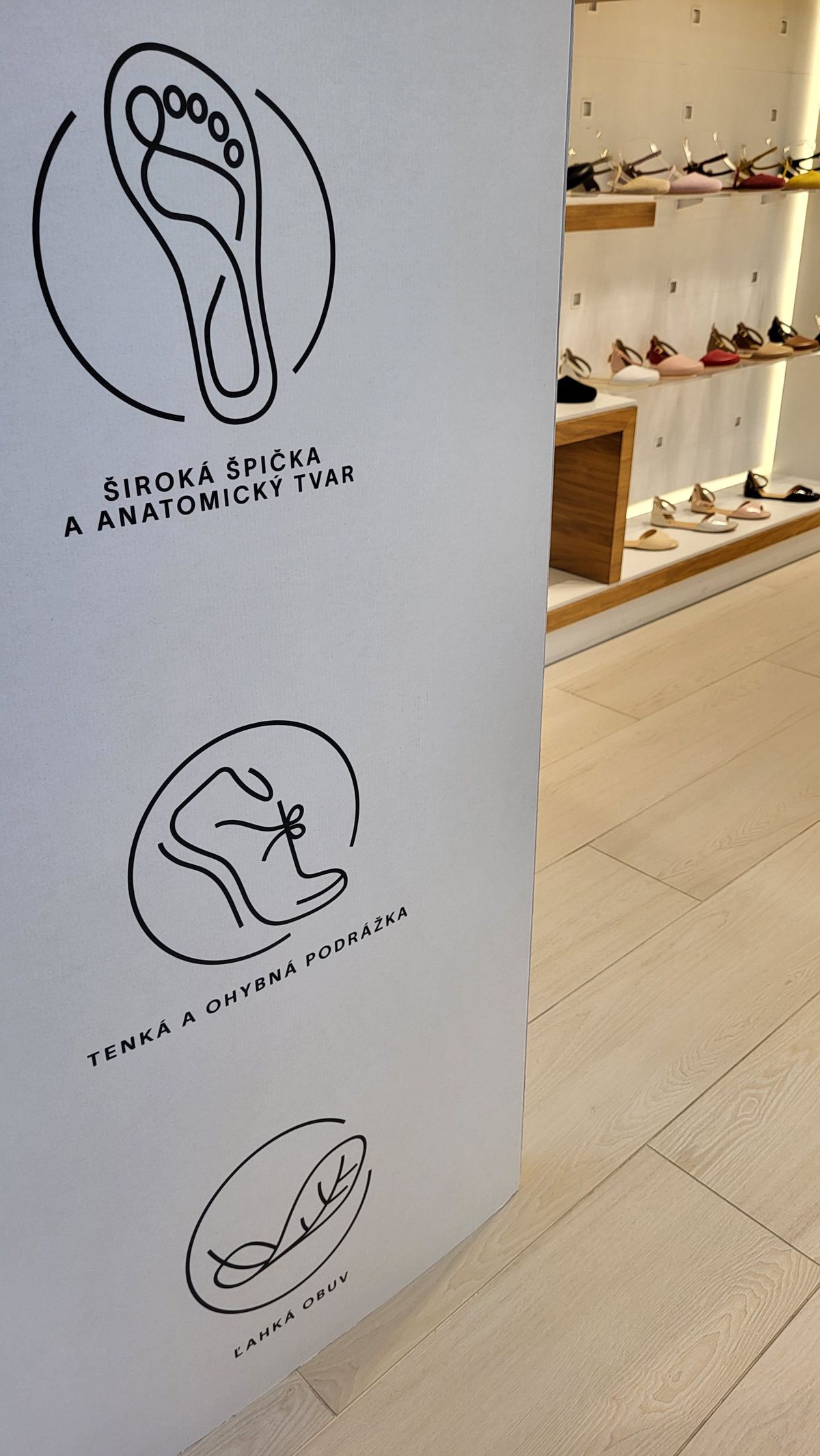 Podmienkou bezpečného nosenia sú zdravé chodidlá.