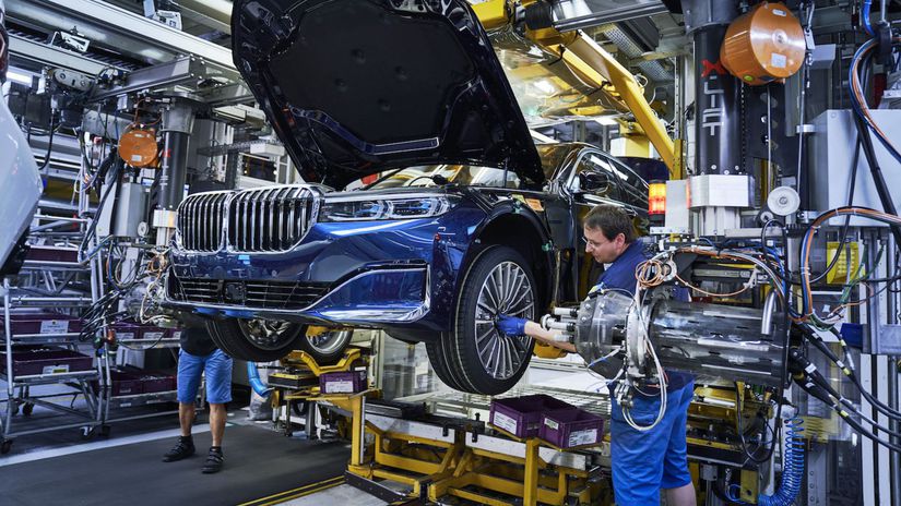 Šok: BMW dočasne zastavilo výrobu elektromobilov. O obnovení nechce hovoriť - Magazín - Auto - Pravda