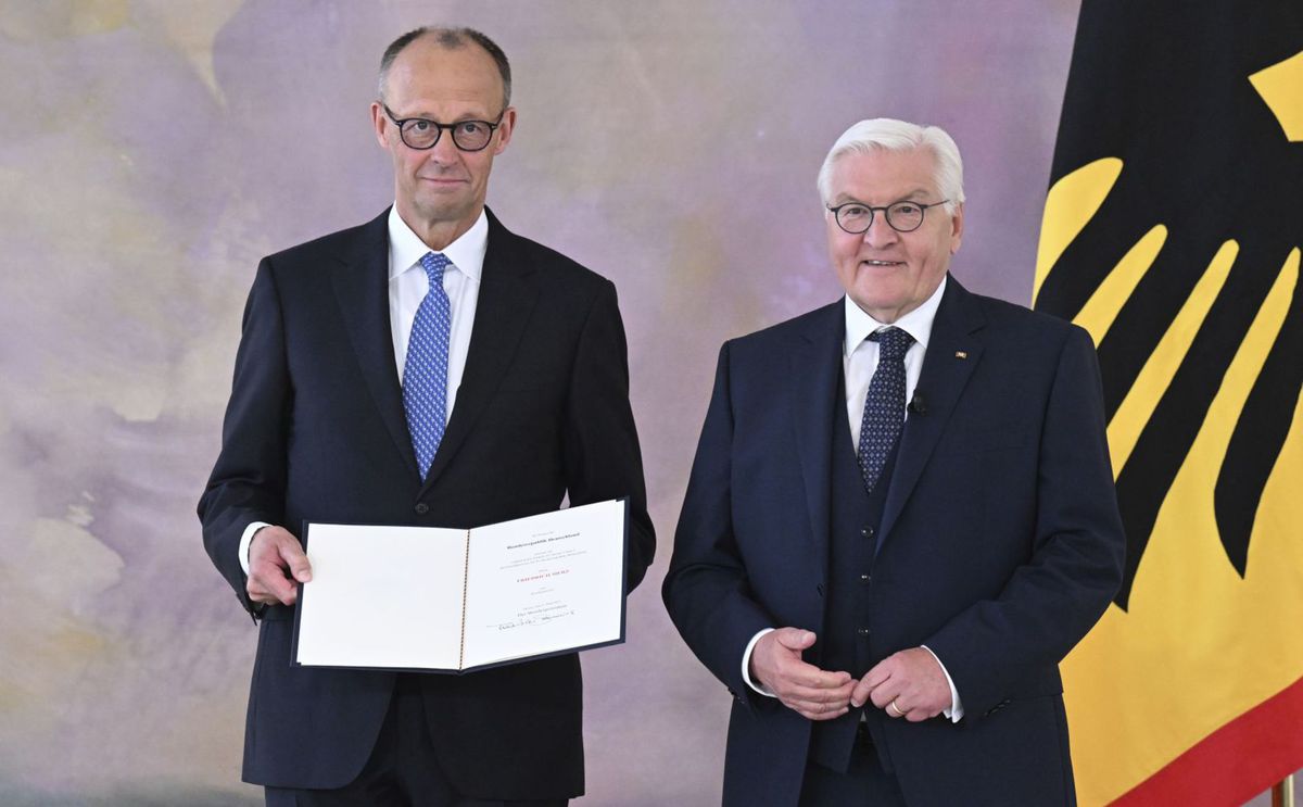 Spolkový kancelár Friedrich Merz (vľavo) s...
