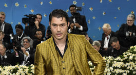 Herec Henry Golding.