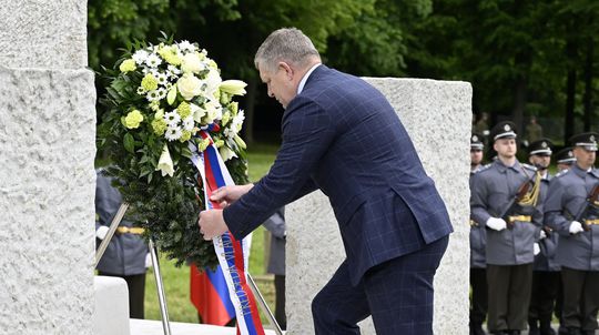 Premiér odmieta spájanie súčasných udalostí s dianím počas druhej svetovej vojny