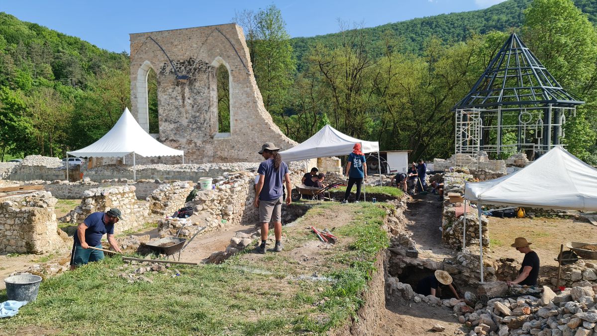 Archeologický prieskum v priestoroch bývalého...