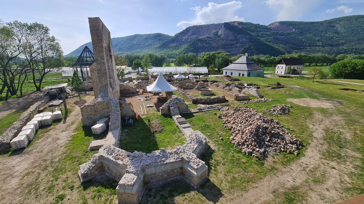 Areál bývalého pavlínskeho kláštora v...
