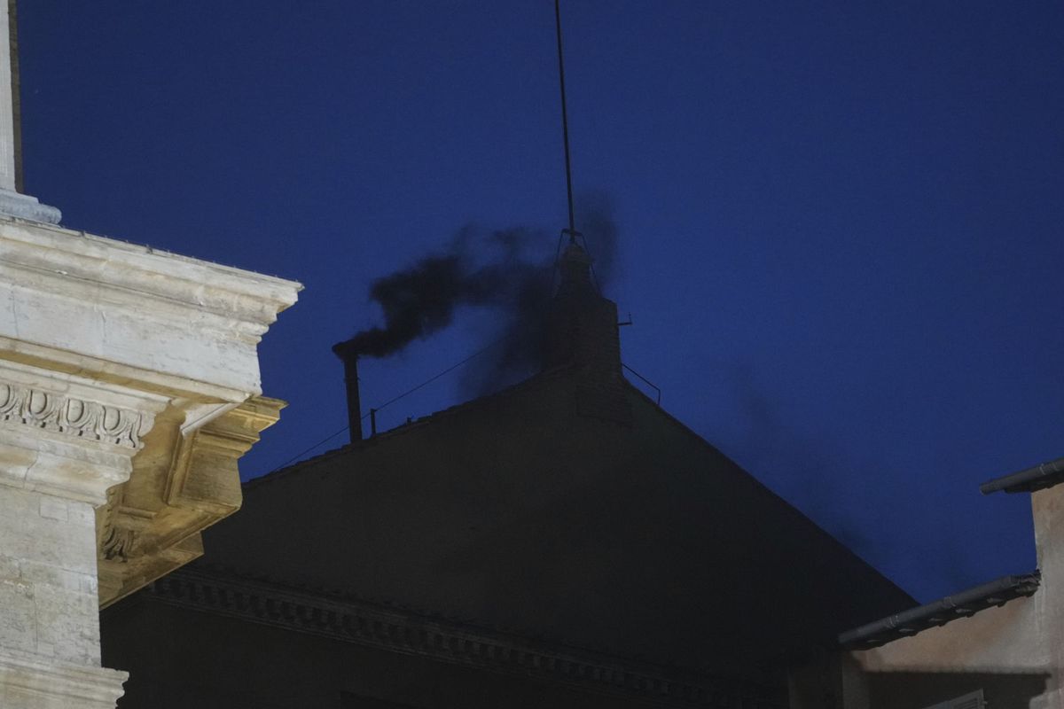 čierny dym, konkláve, Sixtínska kaplnka, pápež