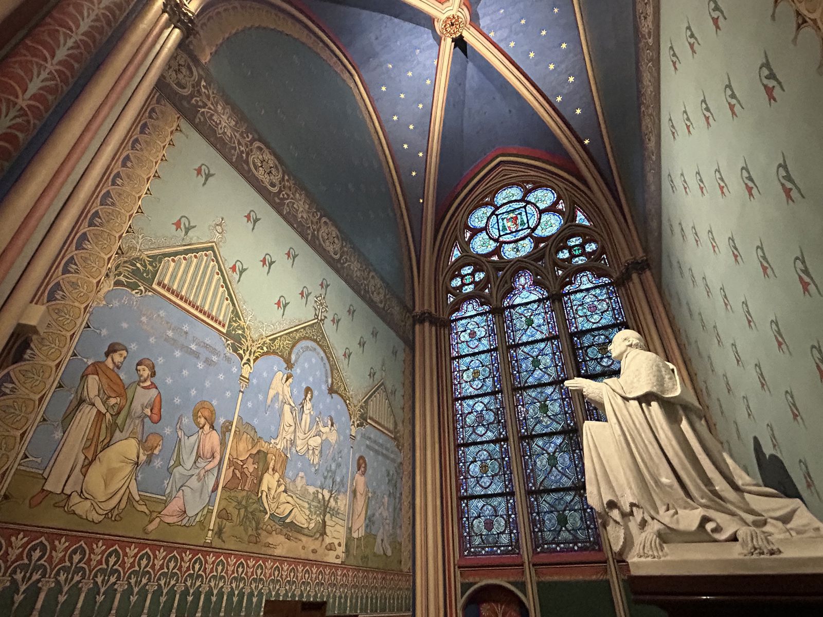 Jedna z kaplniek v Notre-Dame v Paríži.
