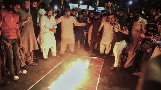 Napätie rastie. India udrela v Pakistane, sú aj obete. Pakistan hovorí o zostrelení niekoľkých indických stíhačiek