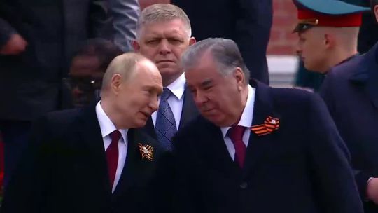 VIDEO: Fico, Putin a ďalší zahraniční lídri položili kvety k Hrobu neznámeho vojaka v Moskve