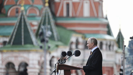 Putin: Celé Rusko podporuje ofenzívu na Ukrajine