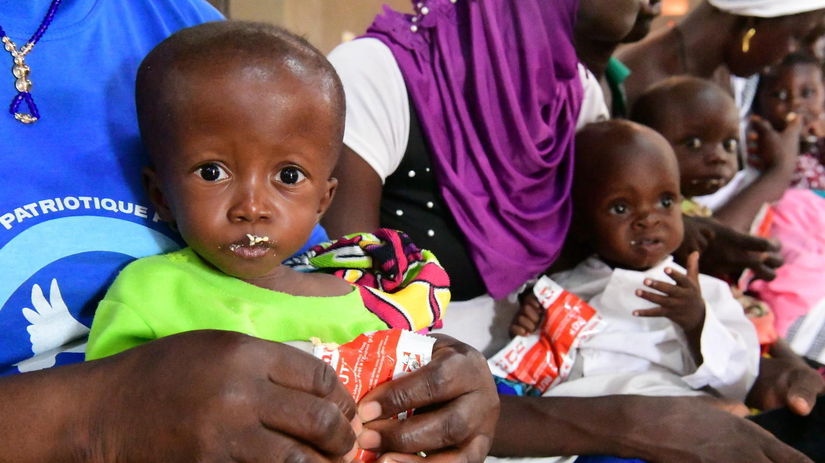 UNICEF, arašidová pasta, Modrý gombík