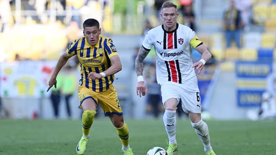 Nervózny šláger na Žitnom ostrove. Červenú dostal aj tréner Gašparík, Trnava opäť bez bodu