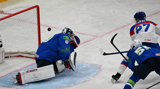 Ohúril Ramsayho, na MS dominuje v kľúčovej činnosti. Slovák zažiaril pred českým skautom jedného z najslávnejších klubov NHL