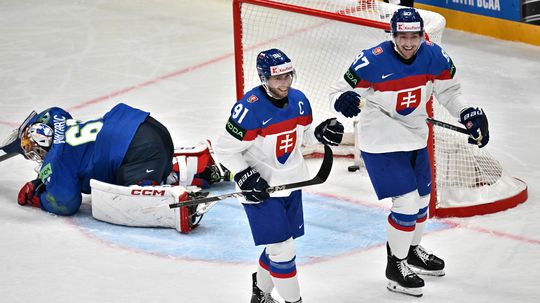 Boli sme ako klasickí Slováci, varuje spasiteľ Regenda. Viete, čo je to diamant, pýtal sa novinárov. Čederle si spomenul na radu pána Lašáka