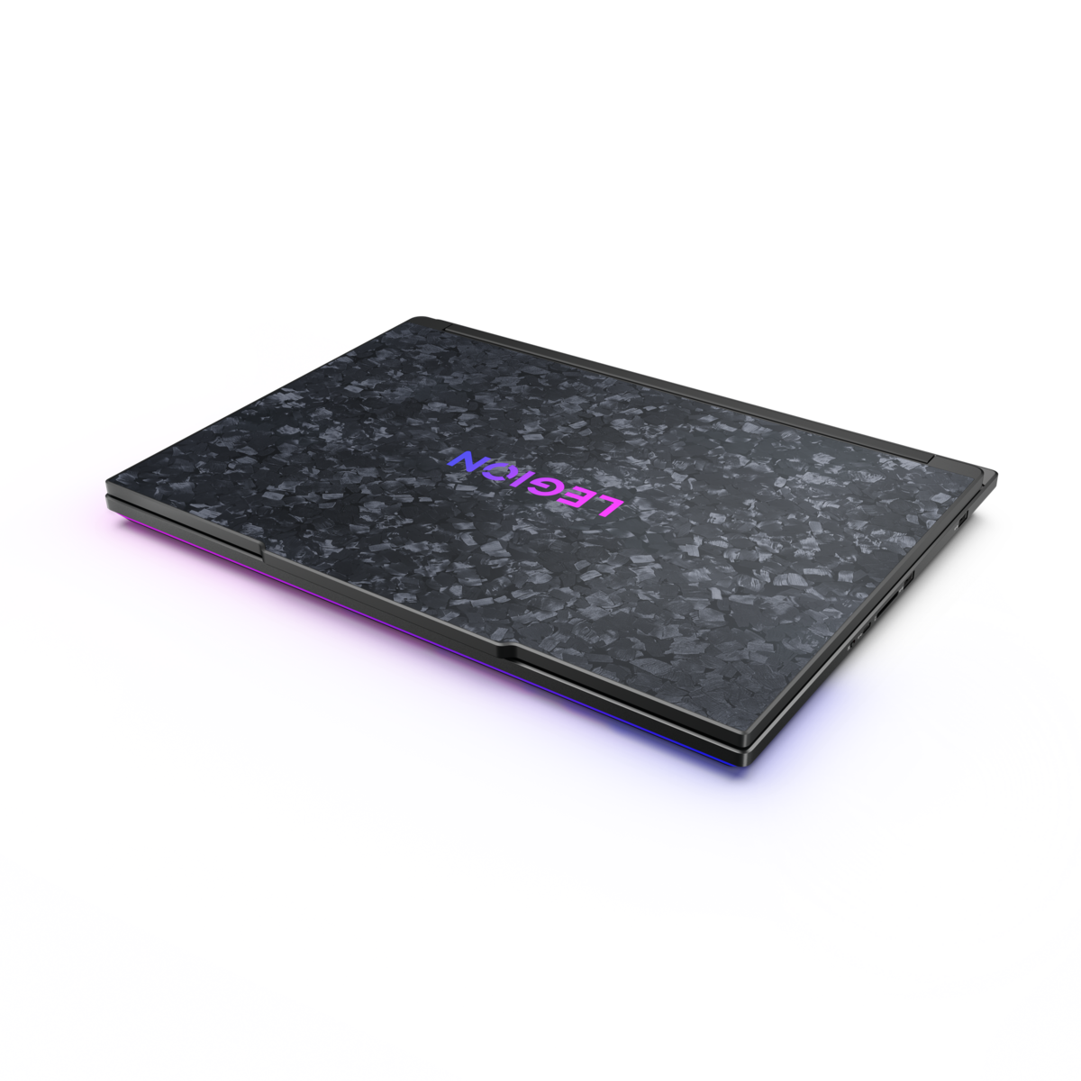 Kryt notebooku je vyrobený je z ôsmich vrstiev...