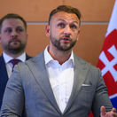 Na snímke zľava minister zdravotníctva SR Kamil Šaško (Hlas) a minister vnútra SR Matúš Šutaj Eštok (Hlas)