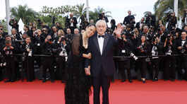 Herec Robert de Niro a jeho partnerka Tiffany Chen.