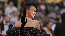 France Cannes 2025 Irina Shayk v kreácii Armani Privé Ceremony Red Carpet