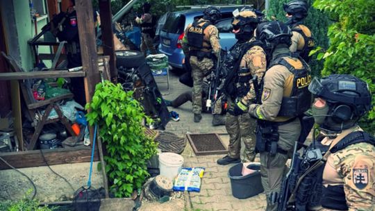 Zásah kukláčov v Bratislave: V putách skončil muž pre incident na jednej z bratislavských univerzít