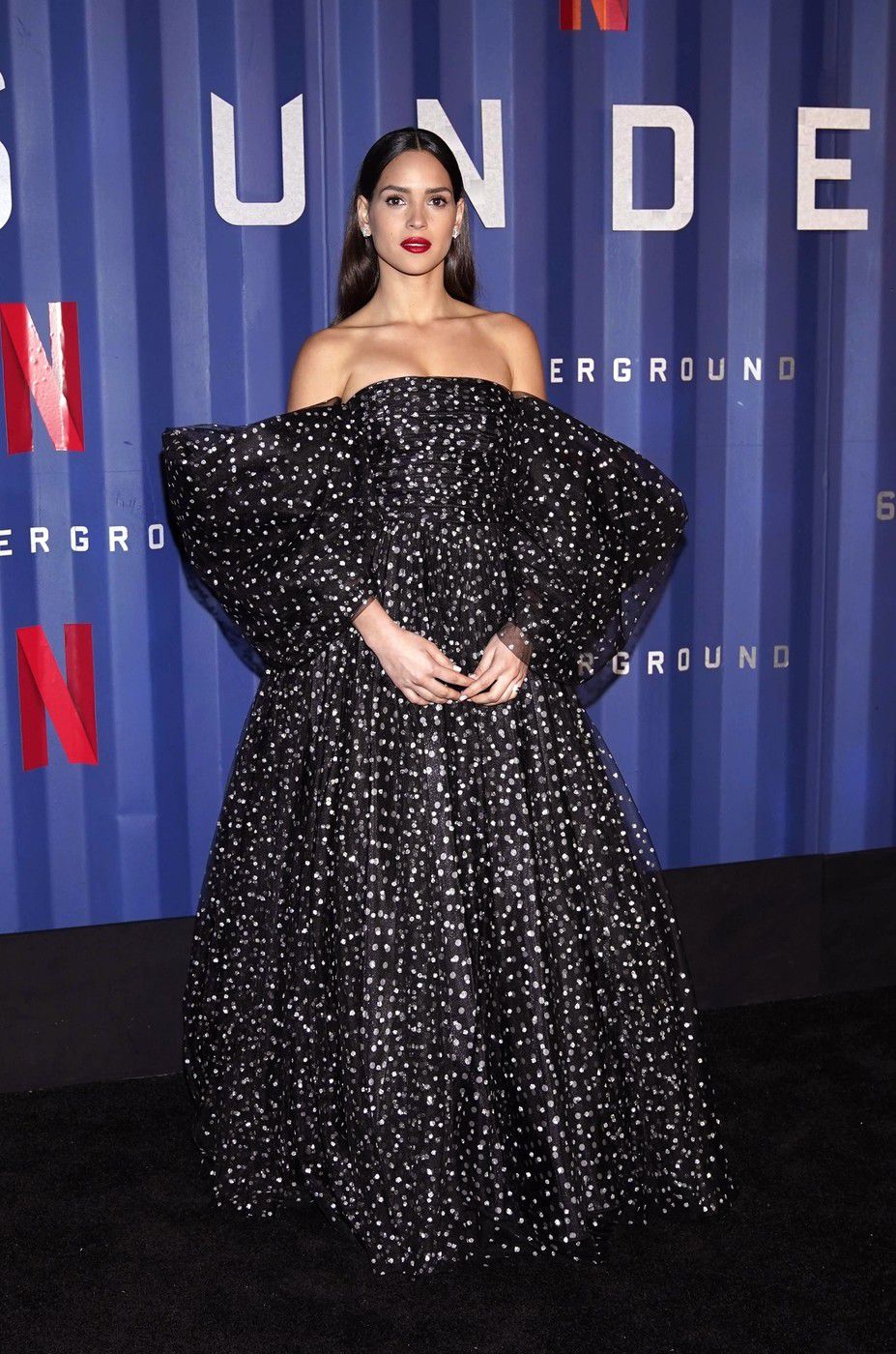 Herečka Adria Arjona na premiére novinky 6...