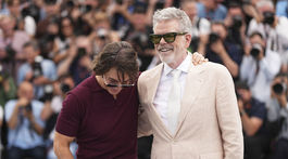 Herec Tom Cruise (vľavo) a režisér Christopher McQuarrie.
